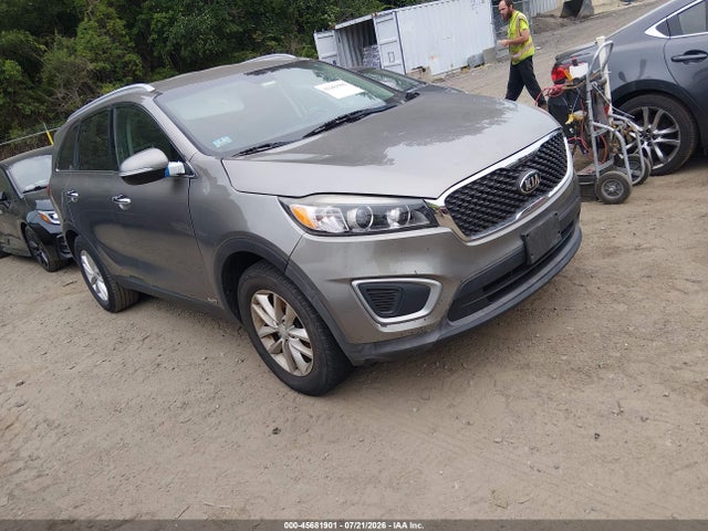 45681901 :رقم المزاد ، 5XYPGDA32GG136760 vin ، 2016 Kia Sorento 2.4l Lx مزاد بيع