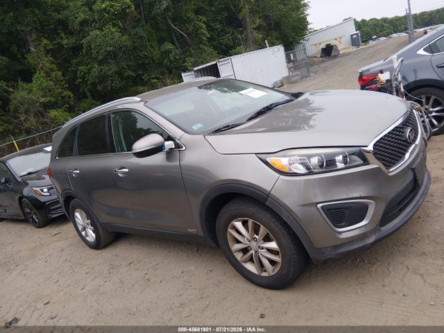 45681901 :رقم المزاد ، 5XYPGDA32GG136760 vin ، 2016 Kia Sorento 2.4l Lx مزاد بيع