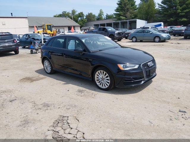 45681914 :رقم المزاد ، WAUUPBFF6GA145310 vin ، 2016 Audi A3 E-tron 1.4t Premium مزاد بيع