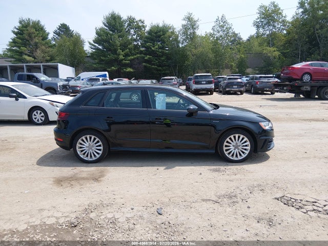 45681914 :رقم المزاد ، WAUUPBFF6GA145310 vin ، 2016 Audi A3 E-tron 1.4t Premium مزاد بيع