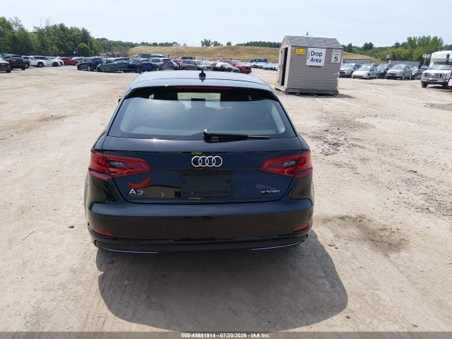 45681914 :رقم المزاد ، WAUUPBFF6GA145310 vin ، 2016 Audi A3 E-tron 1.4t Premium مزاد بيع