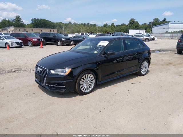 45681914 :رقم المزاد ، WAUUPBFF6GA145310 vin ، 2016 Audi A3 E-tron 1.4t Premium مزاد بيع