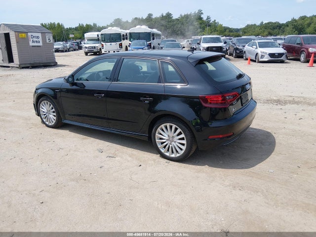45681914 :رقم المزاد ، WAUUPBFF6GA145310 vin ، 2016 Audi A3 E-tron 1.4t Premium مزاد بيع
