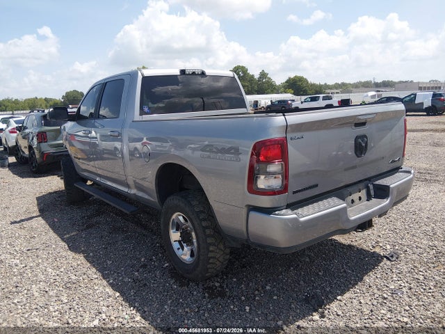 45681953 :رقم المزاد ، 3C6UR5DL8MG580339 vin ، 2021 Ram 2500 Big Horn  4x4 6'4 Box مزاد بيع