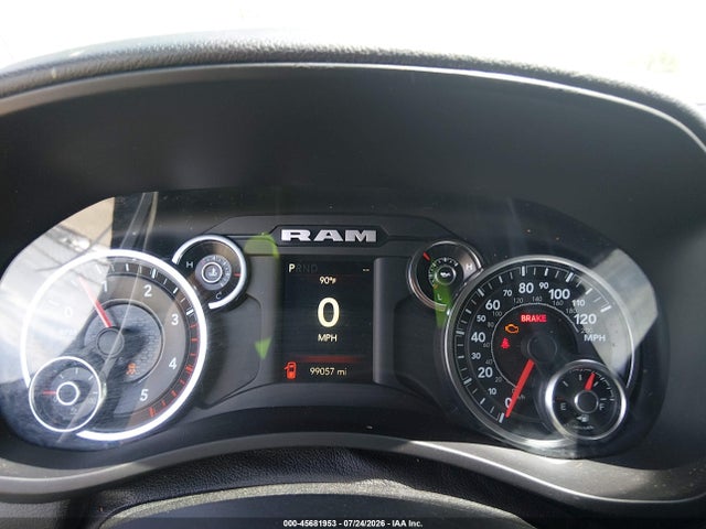 45681953 :رقم المزاد ، 3C6UR5DL8MG580339 vin ، 2021 Ram 2500 Big Horn  4x4 6'4 Box مزاد بيع