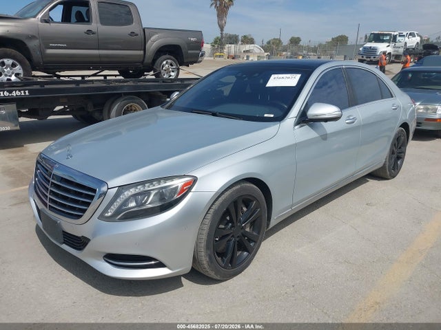 Mercedes-Benz S 550 2014 WDDUG8CB5EA055933 Image 2
