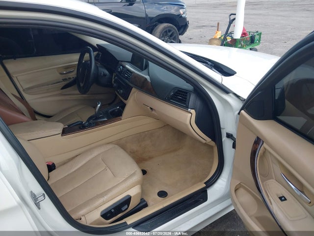 Продажа на аукционе авто 2015 Bmw 328i, vin: WBA3A5G57FNS83403, номер лота: 45682042