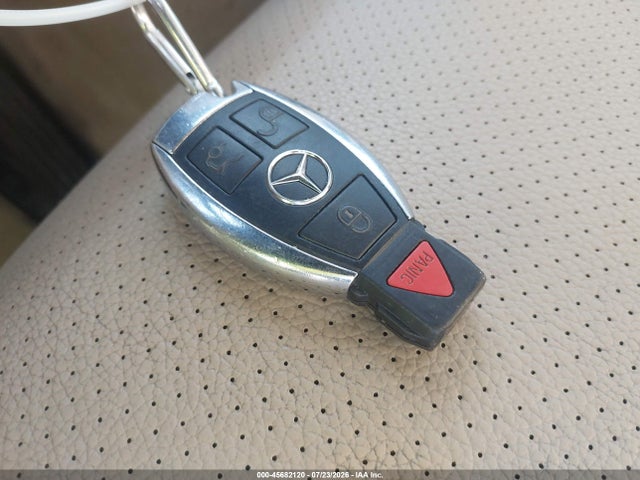 45682120 :رقم المزاد ، WDDGF8AB8DR290460 vin ، 2013 Mercedes-benz C 300 Luxury 4matic مزاد بيع