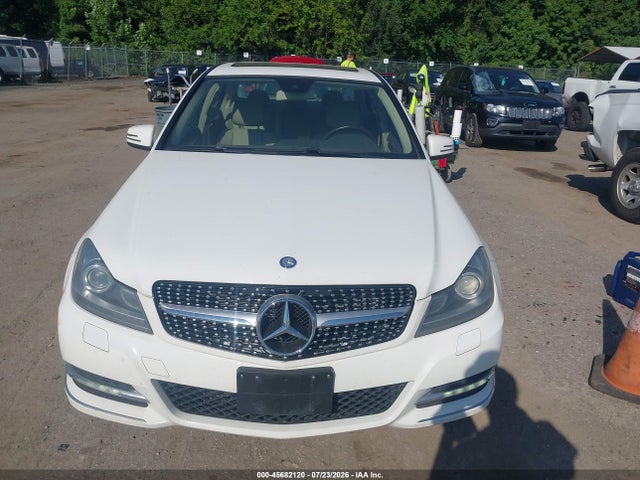 45682120 :رقم المزاد ، WDDGF8AB8DR290460 vin ، 2013 Mercedes-benz C 300 Luxury 4matic مزاد بيع