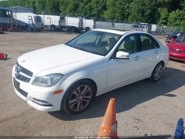 45682120 :رقم المزاد ، WDDGF8AB8DR290460 vin ، 2013 Mercedes-benz C 300 Luxury 4matic مزاد بيع