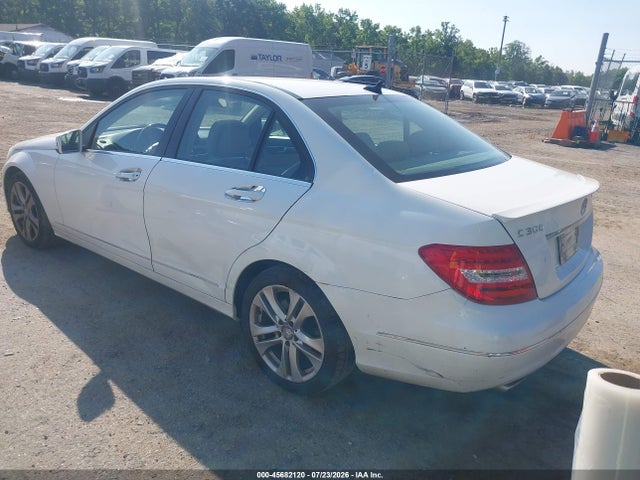45682120 :رقم المزاد ، WDDGF8AB8DR290460 vin ، 2013 Mercedes-benz C 300 Luxury 4matic مزاد بيع