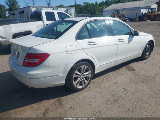 45682120 :رقم المزاد ، WDDGF8AB8DR290460 vin ، 2013 Mercedes-benz C 300 Luxury 4matic مزاد بيع