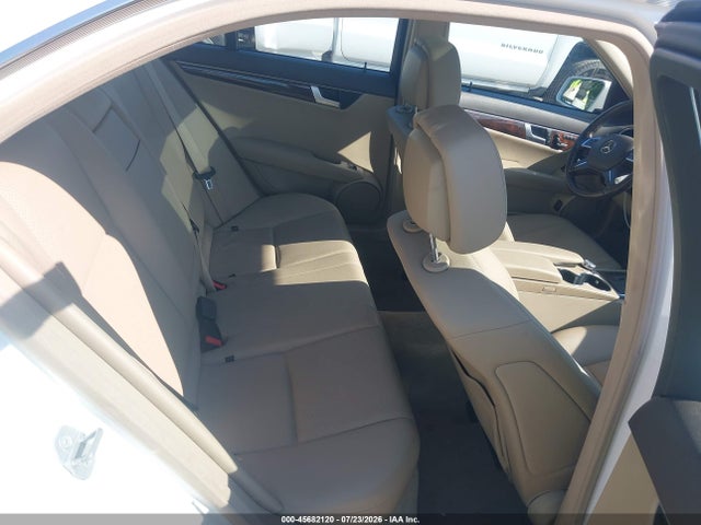 45682120 :رقم المزاد ، WDDGF8AB8DR290460 vin ، 2013 Mercedes-benz C 300 Luxury 4matic مزاد بيع