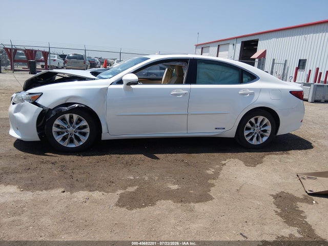 2013 Lexus Es 300h მანქანა იყიდება აუქციონზე, vin: JTHBW1GGXD2006932, აუქციონის ნომერი: 45682201