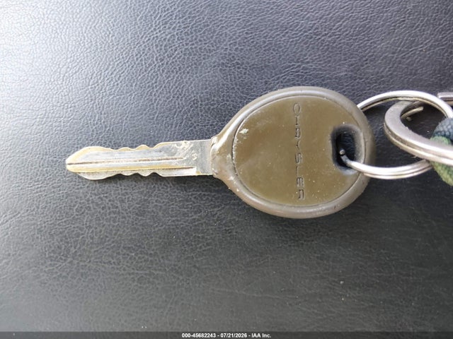 Продажа на аукционе авто 2001 Chrysler Concorde Lxi, vin: 2C3HD36J81H688517, номер лота: 45682243