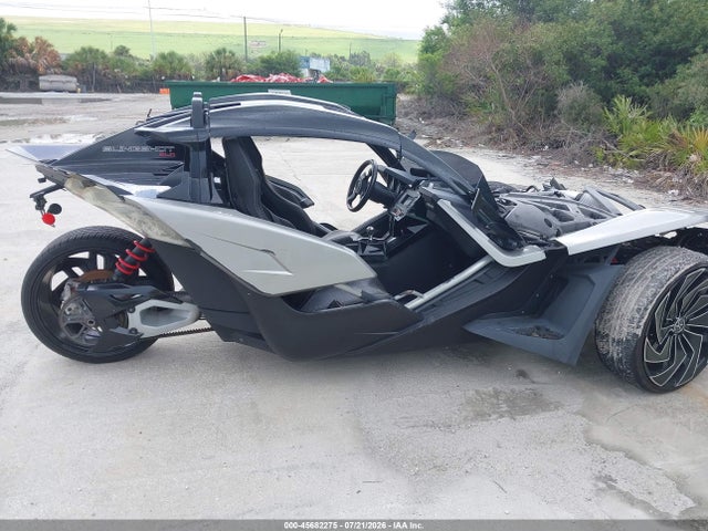 Polaris Slingshot 2017 57XAARFA5H8123948 Image 4