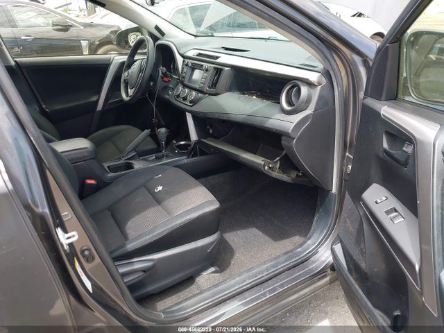 Toyota RAV4 LE 2016 JTMZFREV8GJ077850 Image 5