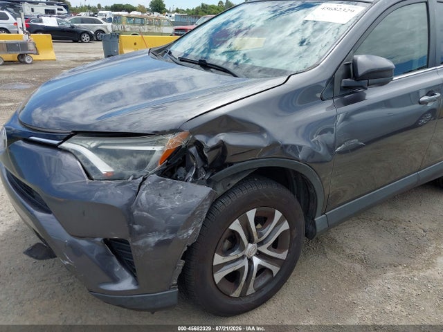 Toyota RAV4 LE 2016 JTMZFREV8GJ077850 Image 6