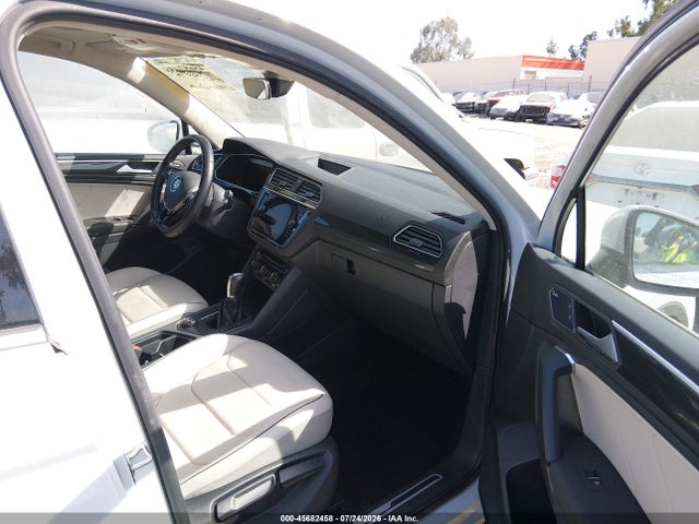 2019 Volkswagen Tiguan 2.0t Sel Premium/2.0t Sel Premium R-line მანქანა იყიდება აუქციონზე, vin: 3VV4B7AX4KM015490, აუქციონის ნომერი: 45682458