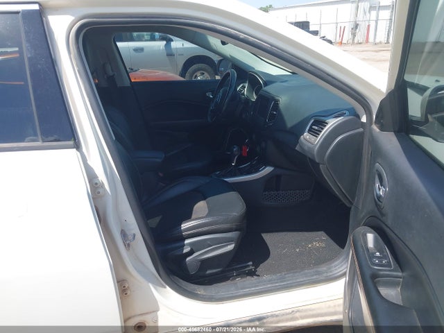 Продажа на аукционе авто 2018 Jeep Compass Latitude 4x4, vin: 3C4NJDBB0JT232272, номер лота: 45682460