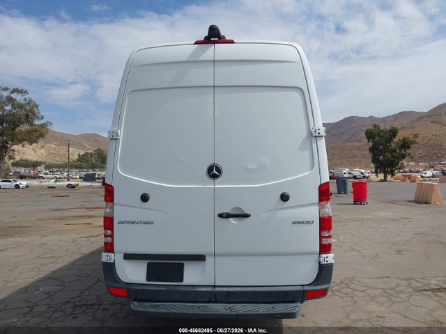 45682495 :رقم المزاد ، WD3PE8CD7JP618125 vin ، 2018 Mercedes-benz Sprinter 2500 High Roof V6 مزاد بيع