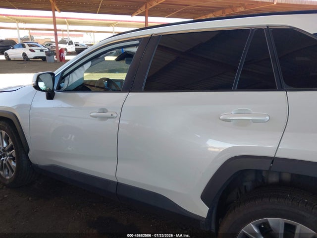 2T3C1RFV9NW191504 Toyota Rav4 Xle Premium