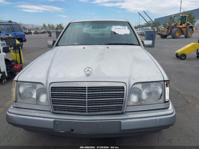 Продажа на аукционе авто 1994 Mercedes-benz E 320, vin: WDBEA32E2RC116808, номер лота: 45682592