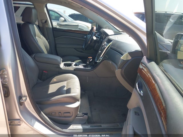 45682596 :رقم المزاد ، 3GYFNAEY3BS676643 vin ، 2011 Cadillac Srx Luxury Collection مزاد بيع