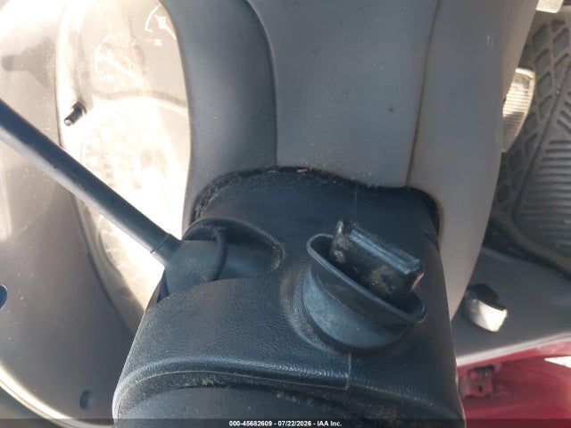 45682609 :رقم المزاد ، 4F4YR12UX1TM17308 vin ، 2001 Mazda B3000 Ds/se مزاد بيع