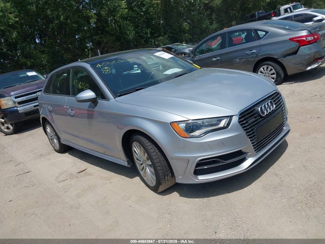 45682667 :رقم المزاد ، WAUUPBFF6GA111139 vin ، 2016 Audi A3 E-tron 1.4t Premium مزاد بيع