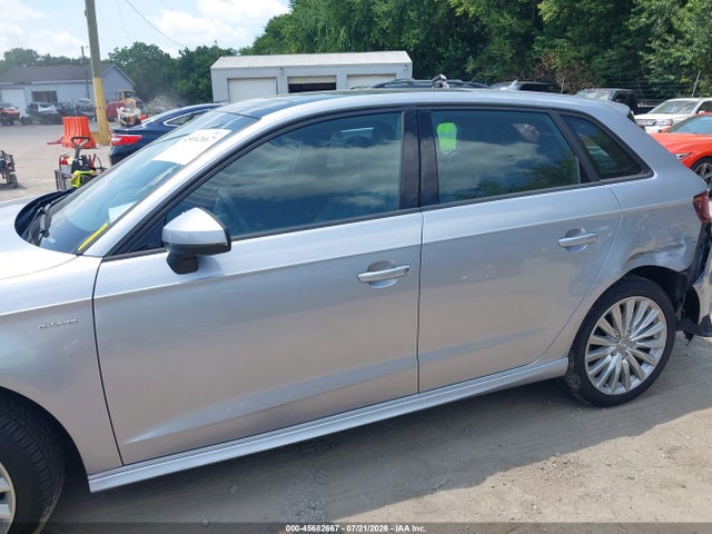 45682667 :رقم المزاد ، WAUUPBFF6GA111139 vin ، 2016 Audi A3 E-tron 1.4t Premium مزاد بيع