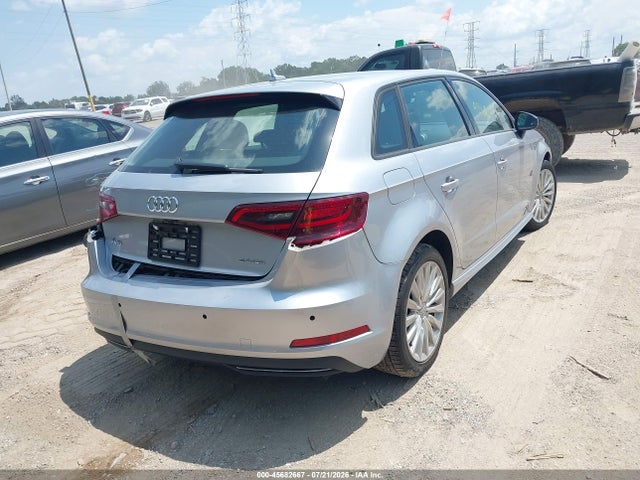 45682667 :رقم المزاد ، WAUUPBFF6GA111139 vin ، 2016 Audi A3 E-tron 1.4t Premium مزاد بيع