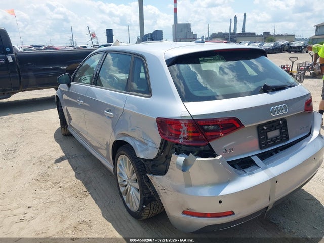 45682667 :رقم المزاد ، WAUUPBFF6GA111139 vin ، 2016 Audi A3 E-tron 1.4t Premium مزاد بيع