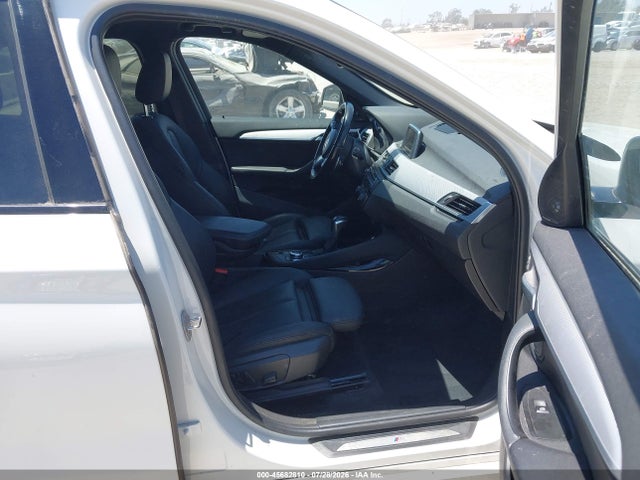 2017 Bmw X1 Sdrive28i მანქანა იყიდება აუქციონზე, vin: WBXHU7C37H5H38646, აუქციონის ნომერი: 45682810