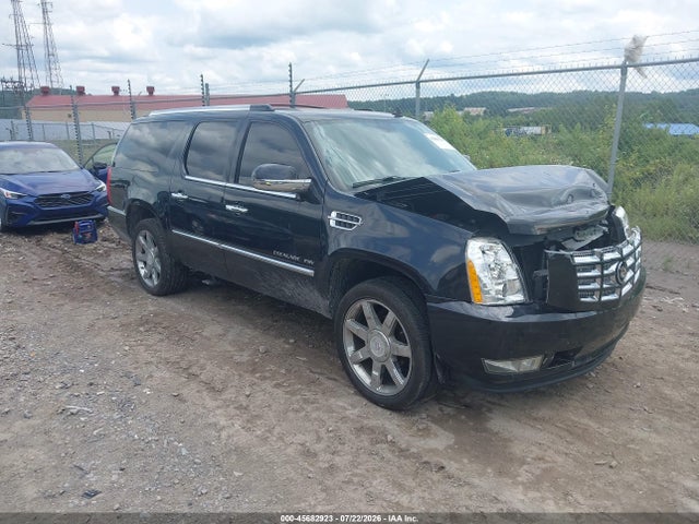 45682923 :رقم المزاد ، 1GYS4HEF7CR209528 vin ، 2012 Cadillac Escalade Esv Luxury مزاد بيع