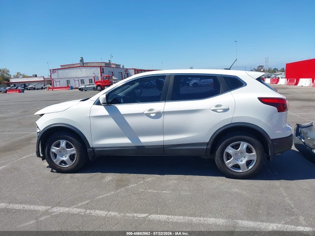 JN1BJ1CP3JW183741 Nissan Rogue Sport S