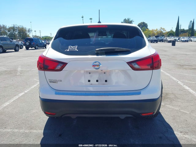 JN1BJ1CP3JW183741 Nissan Rogue Sport S