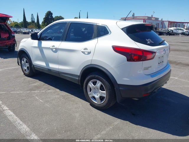 JN1BJ1CP3JW183741 Nissan Rogue Sport S
