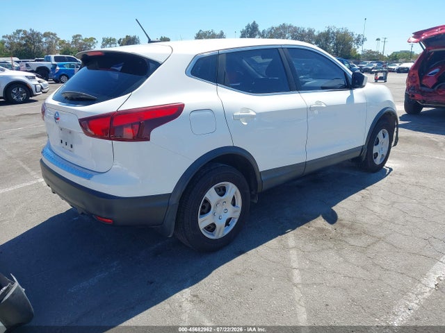 JN1BJ1CP3JW183741 Nissan Rogue Sport S
