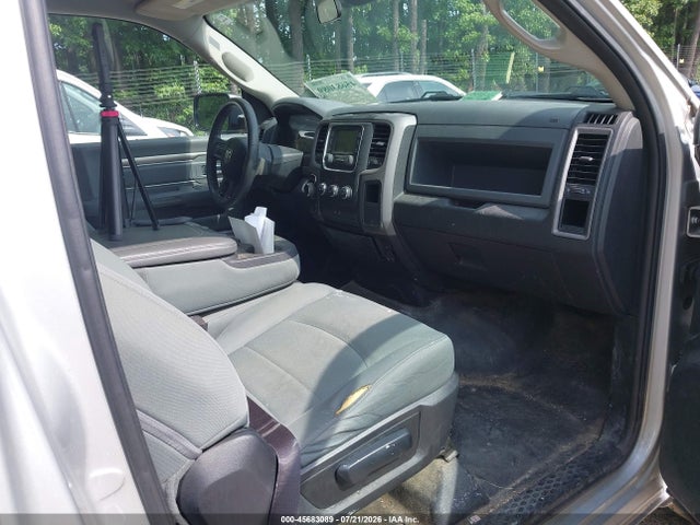45683089 :رقم المزاد ، 3C6JR7DG5HG675383 vin ، 2017 Ram 1500 مزاد بيع