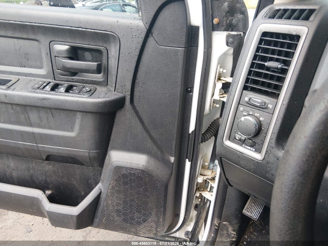45683118 :رقم المزاد ، 1C6RR7FG5FS776641 vin ، 2015 Ram 1500 Tradesman مزاد بيع