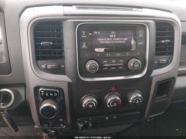 45683118 :رقم المزاد ، 1C6RR7FG5FS776641 vin ، 2015 Ram 1500 Tradesman مزاد بيع