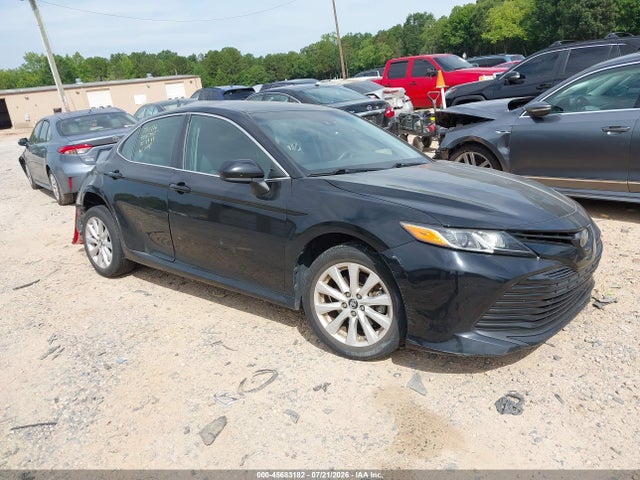 Продажа на аукционе авто 2018 Toyota Camry Le, vin: 4T1B11HK7JU052989, номер лота: 45683182