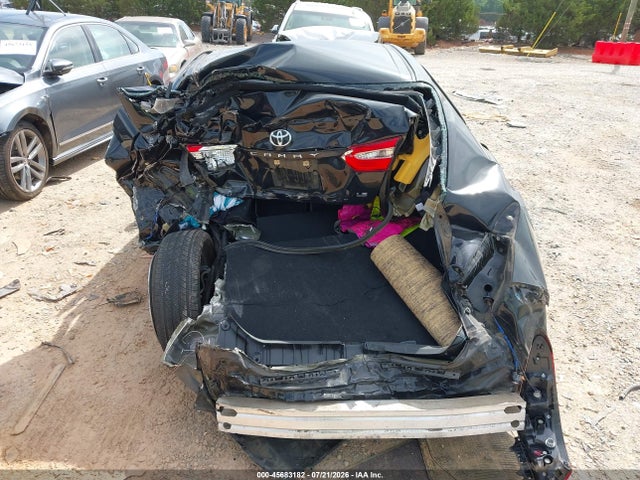 Продажа на аукционе авто 2018 Toyota Camry Le, vin: 4T1B11HK7JU052989, номер лота: 45683182