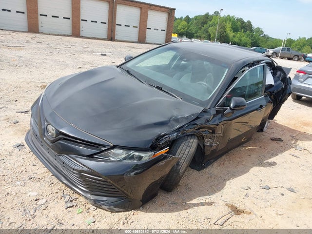 Продажа на аукционе авто 2018 Toyota Camry Le, vin: 4T1B11HK7JU052989, номер лота: 45683182