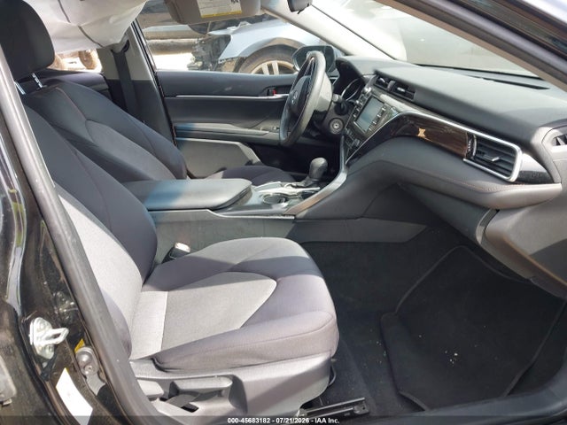 Продажа на аукционе авто 2018 Toyota Camry Le, vin: 4T1B11HK7JU052989, номер лота: 45683182