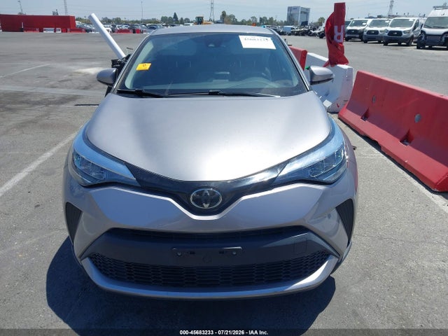 JTNKHMBX4L1084675 Toyota C-HR LE