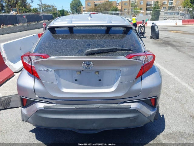 JTNKHMBX4L1084675 Toyota C-HR LE
