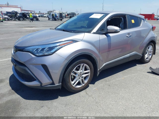 JTNKHMBX4L1084675 Toyota C-HR LE