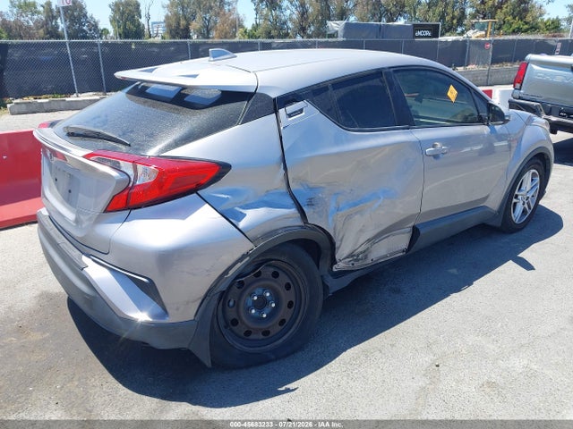 JTNKHMBX4L1084675 Toyota C-HR LE